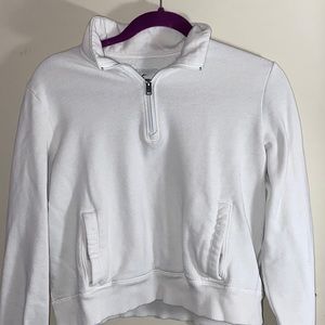 White crop top sweater